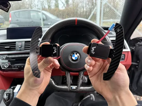 Steering-wheel fitting at DH Styling